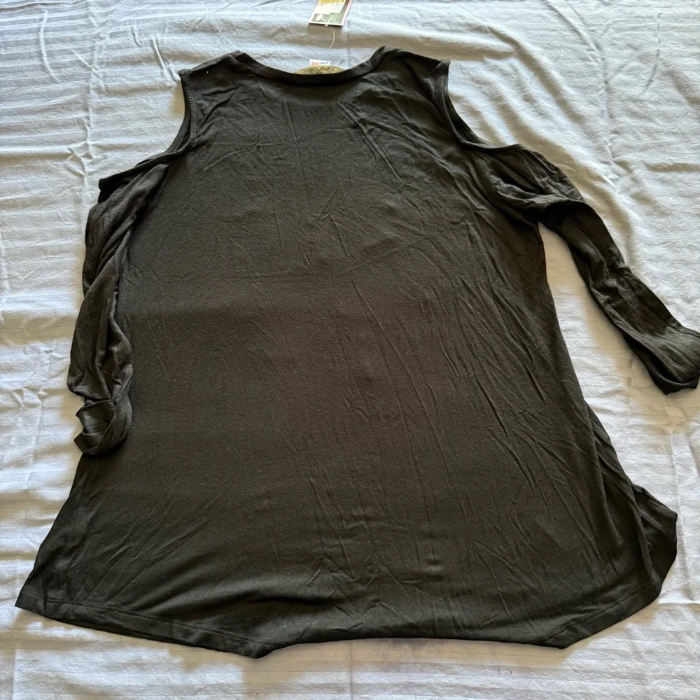 🎄 Flying Colors “Don’t Get Your Tinsel in a Tangle” Cold Shoulder Top –Size M - Picture 8 of 8